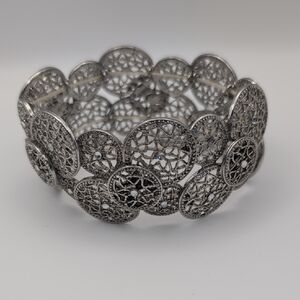 Vintage-Inspired Silver Tone Filigree Stretch Bracelet 7"